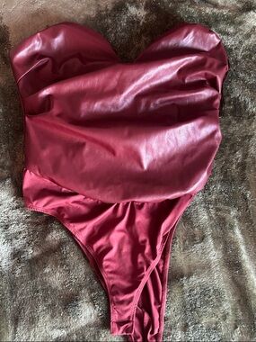 Fashion Nova Girls Strapless One-Piece Bodysuit in Burgundy
